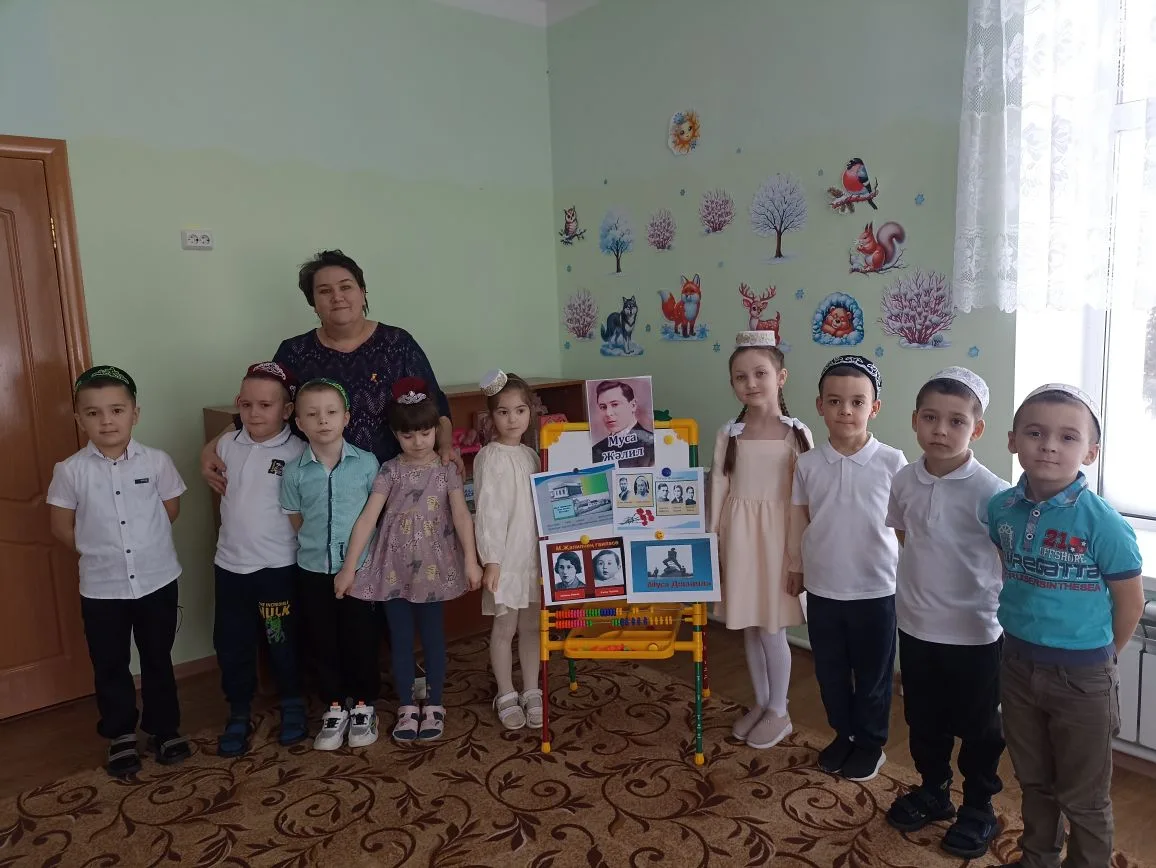 Муса Жәлилнеңтууына 120 ел тулуны бәйрәм итүгә багышланган чаралар кысасында мәктәпкә х...