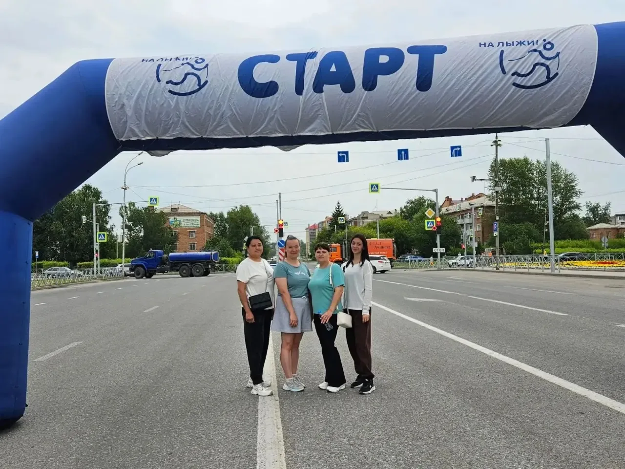 Празднуем День города и День металлурга спортивно!

Наши сотрудники присоединились к традиционному м
