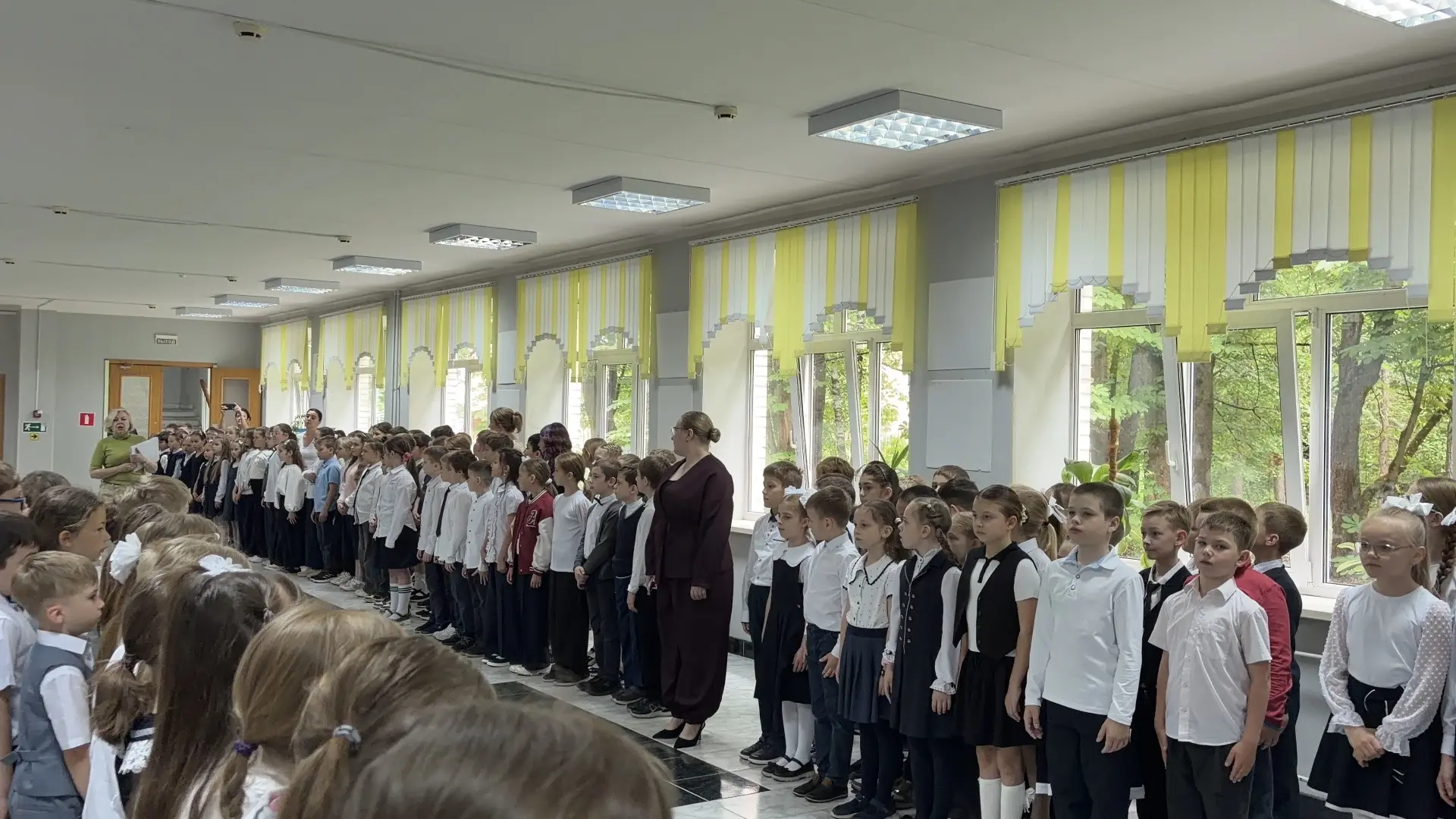 Две линейки, одни ценности: гордость за нашу школу!  В нашей школе прошли традиционные торжественные