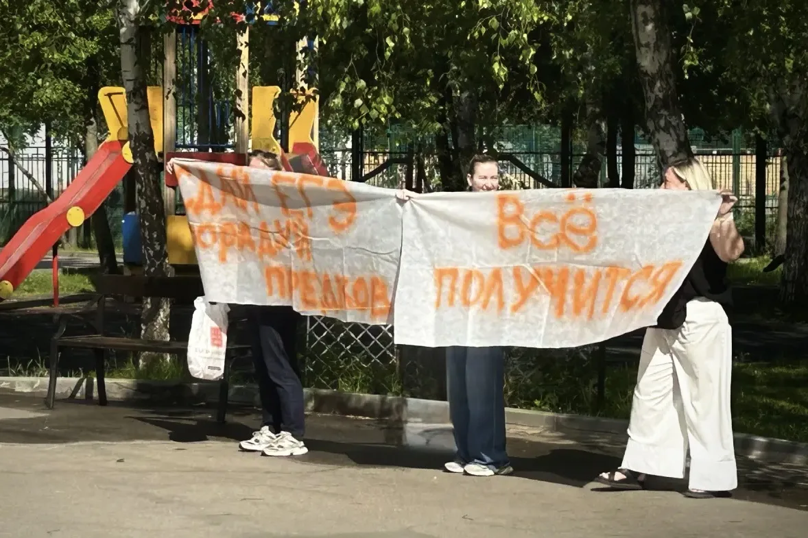 Милота дня: группа поддержки перед экзаменом ❤️

Подтверждаем — всё получится!

#ДОНМ #ШколыКолледжи