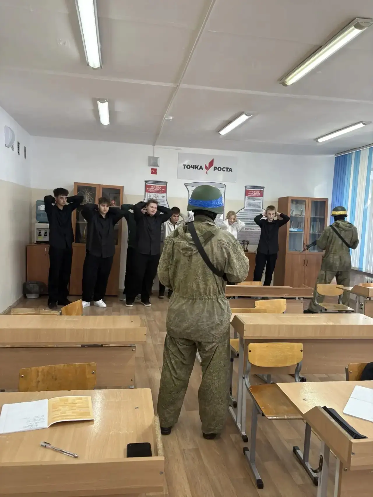 Безопасность прежде всего: в школе прошла тренировочная эвакуация