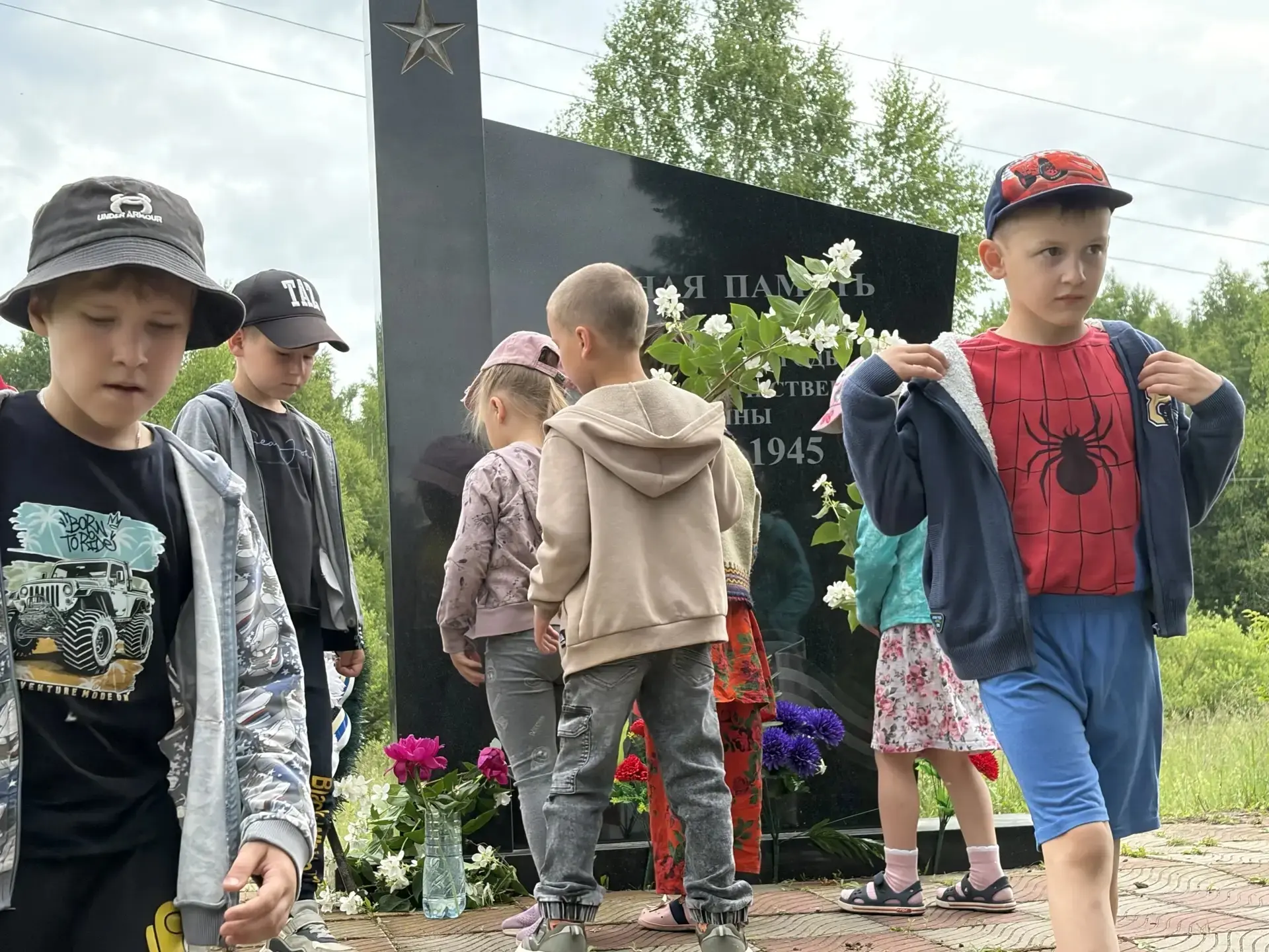22 июня в лагере «Солнышко» прошёл День Памяти и Скорби - день, который нельзя забывать. Это был сер
