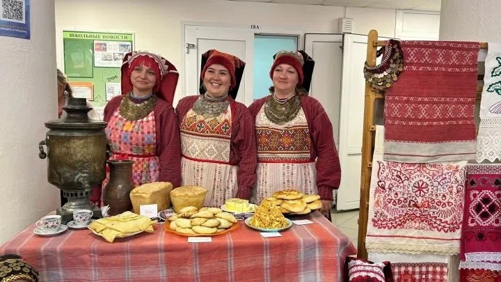 17 июньдә 🏫Пировский урта мәктәбендә (Красноярск) «Россия халыкларының гаилә традициял...
