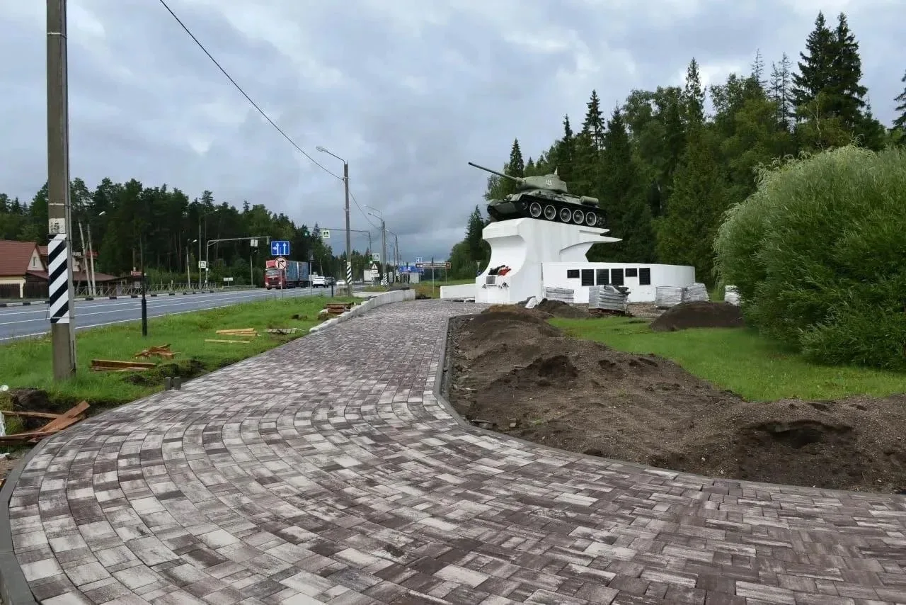 🛡️ Завершаем обновление памятника легендарному Т-34