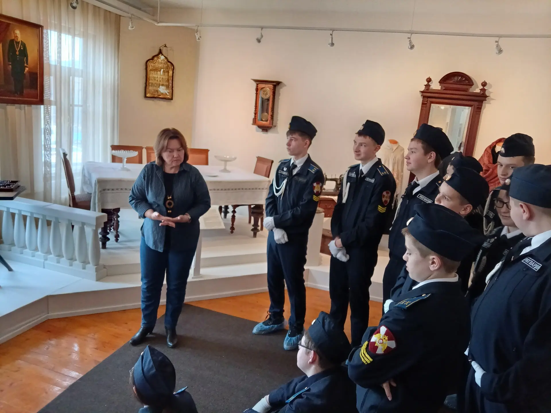 🏛 Погружение в историю: 7-й кадетский класс в музее «Подолье» 🇷🇺   Ребята из 7 кадетского класса на 