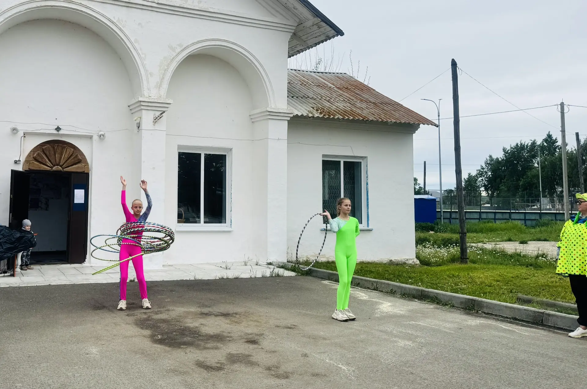 ПРАЗДНИК ДЕТСТВА

📌31 мая площадь Героев с. Коелга стала центром детского веселья и творчества — зд