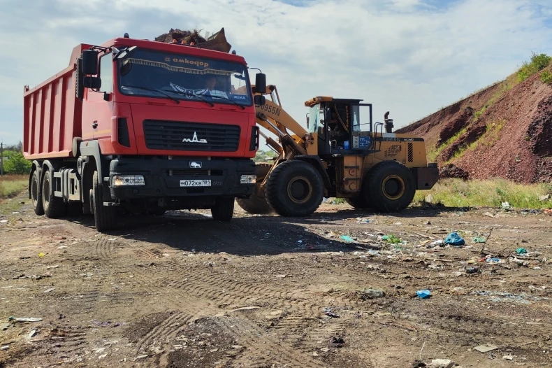 В пгт Ленинский продолжаются мероприятия по наведению санитарного порядка
