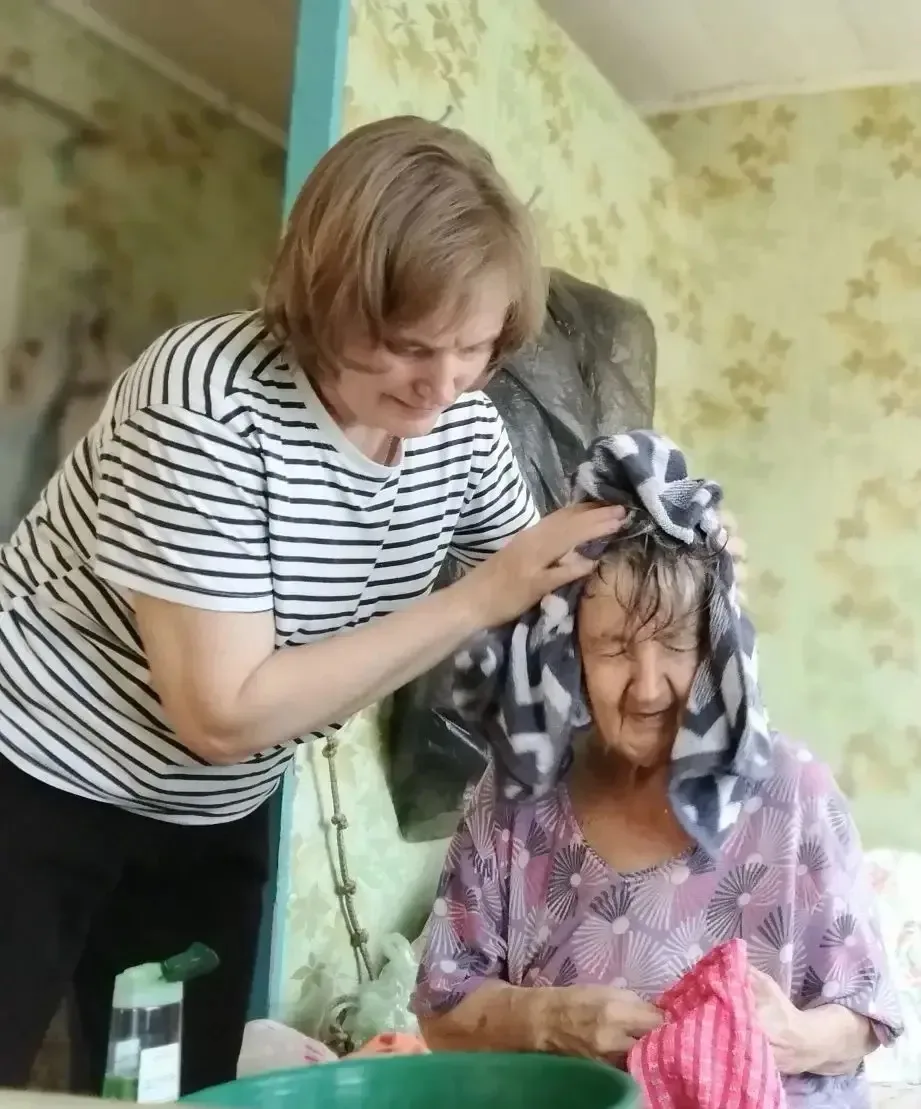 Помощь в соблюдении личной гигиены — одна из ключевых услуг, которую предоставляют соци...