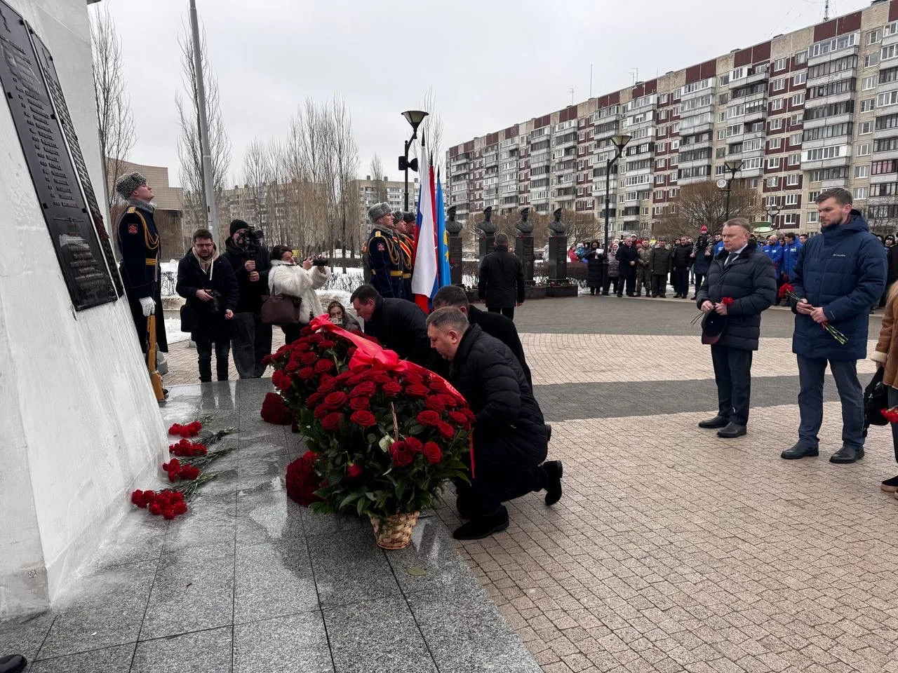 Председатель Комитета Андрей Голомбиевский почтил память героев-десантников 6-й роты в годовщину их 