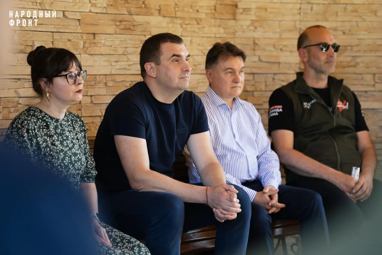 Ветераны СВО, первые выпускники программы наставничества Народного фронта и факультета ...