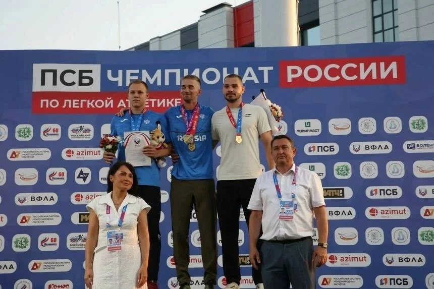 👏🥈🏃‍♂️ Калининградец ворвался на пьедестал взрослого чемпионата России

🥈 Калининградский бегун 