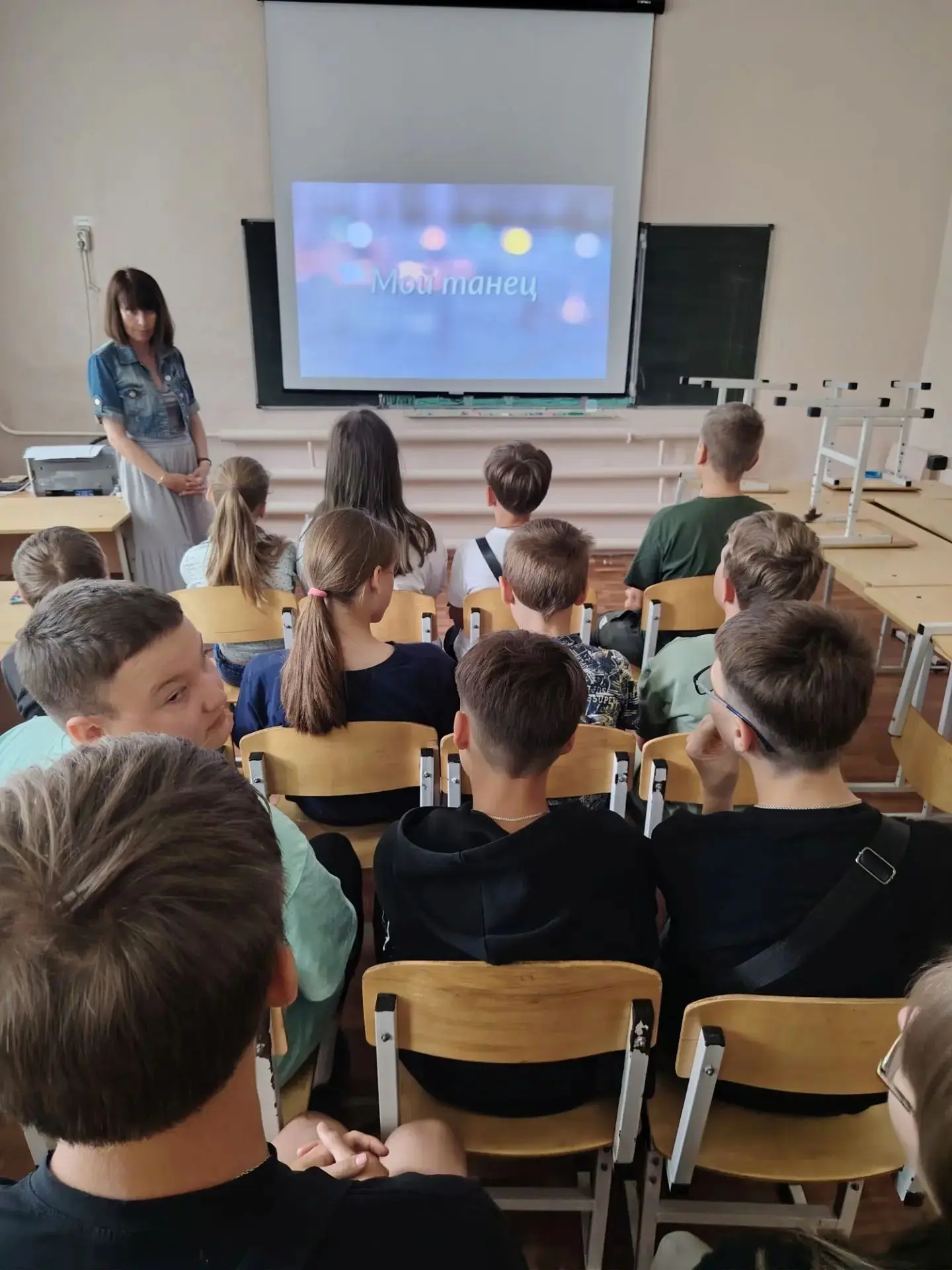 Сегодня в летнем лагере «Монолит» прошел киносеанс. Воспитанники посмотрели фильм «Мой танец», котор