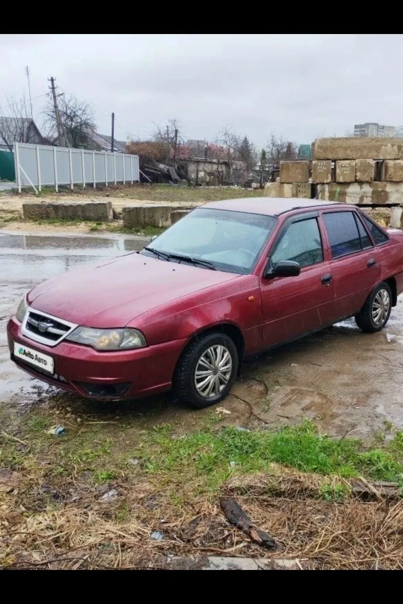 Продам Нэксию 2009 год . Полный ход ,не дымит тянет норм коробка все хорошо. Кузов живой дно отлично