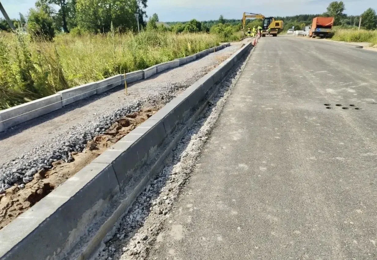 Продолжаем обновление автодорог Жерноково – Лежа и Спасское – Лежа

🇷🇺 Работы производятся в Грязо