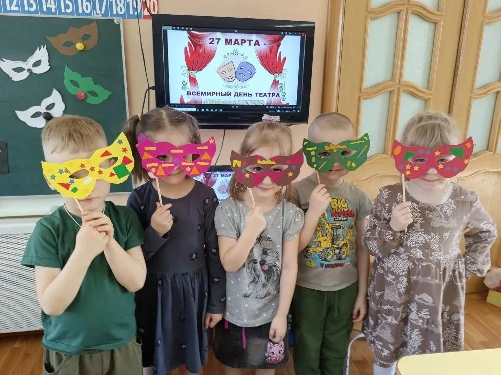 🎭 День театра в детском саду: волшебство на каждом шагу!  27 марта — День театра. И наши дошколята о