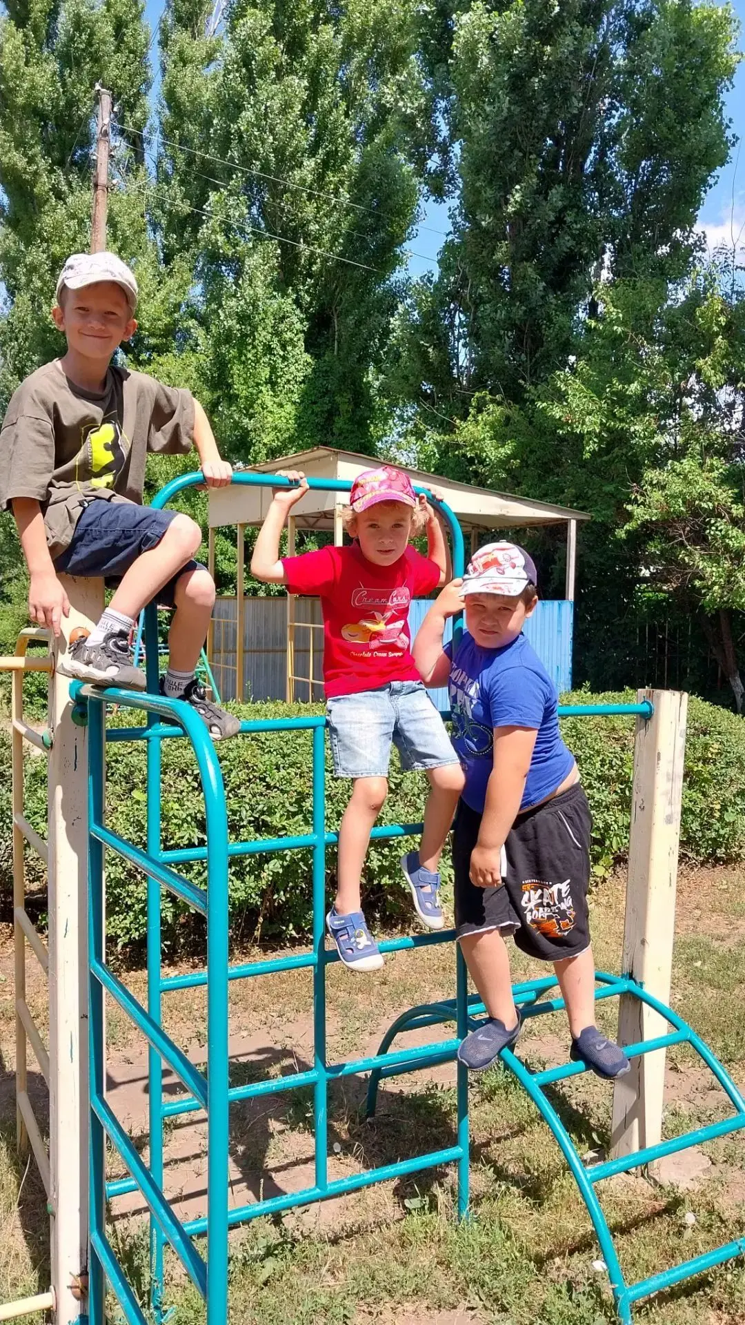 Лето, лето- прекрасная пора

⚽🏸🪁С каким удовольствием дети старшей группы 1 ждут прогулку на своем