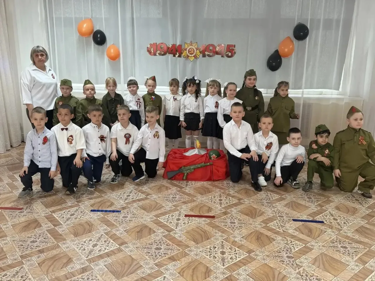 Память в детских сердцах ❤️  В подготовительной группе прошел особенный праздник — мы отметили 81-ю 
