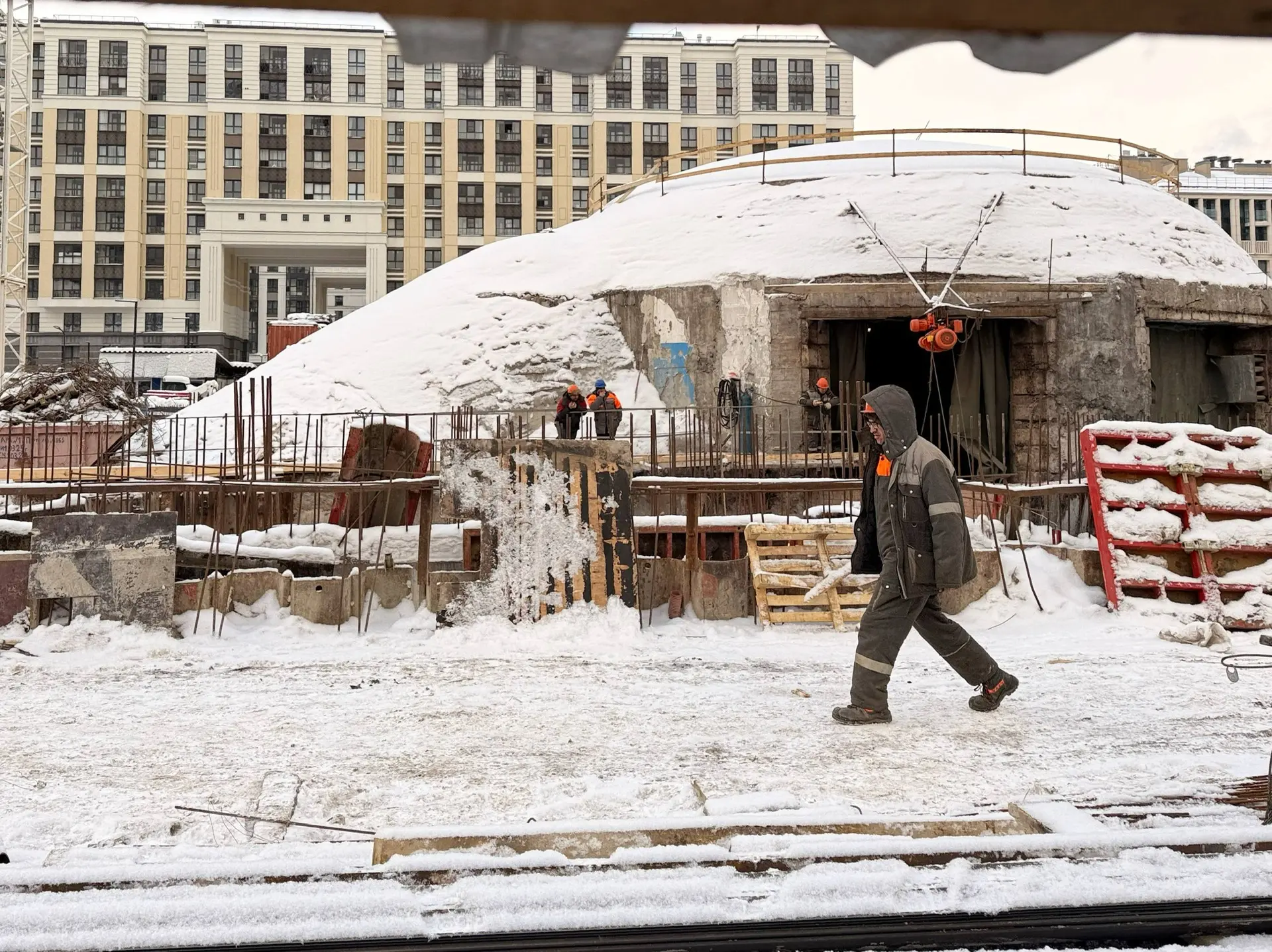 👷🏻‍♂️ На станции «Фрунзенская» Московско-Петроградской линии метрополитена Петербурга продолжаются р