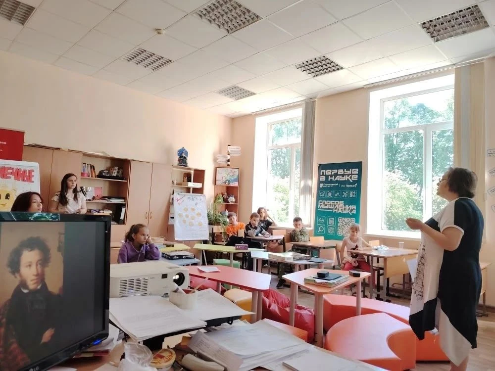 «Волшебник слова»: интерактивная программа о Пушкине
Для детей летнего лагеря Днепровской школы прош