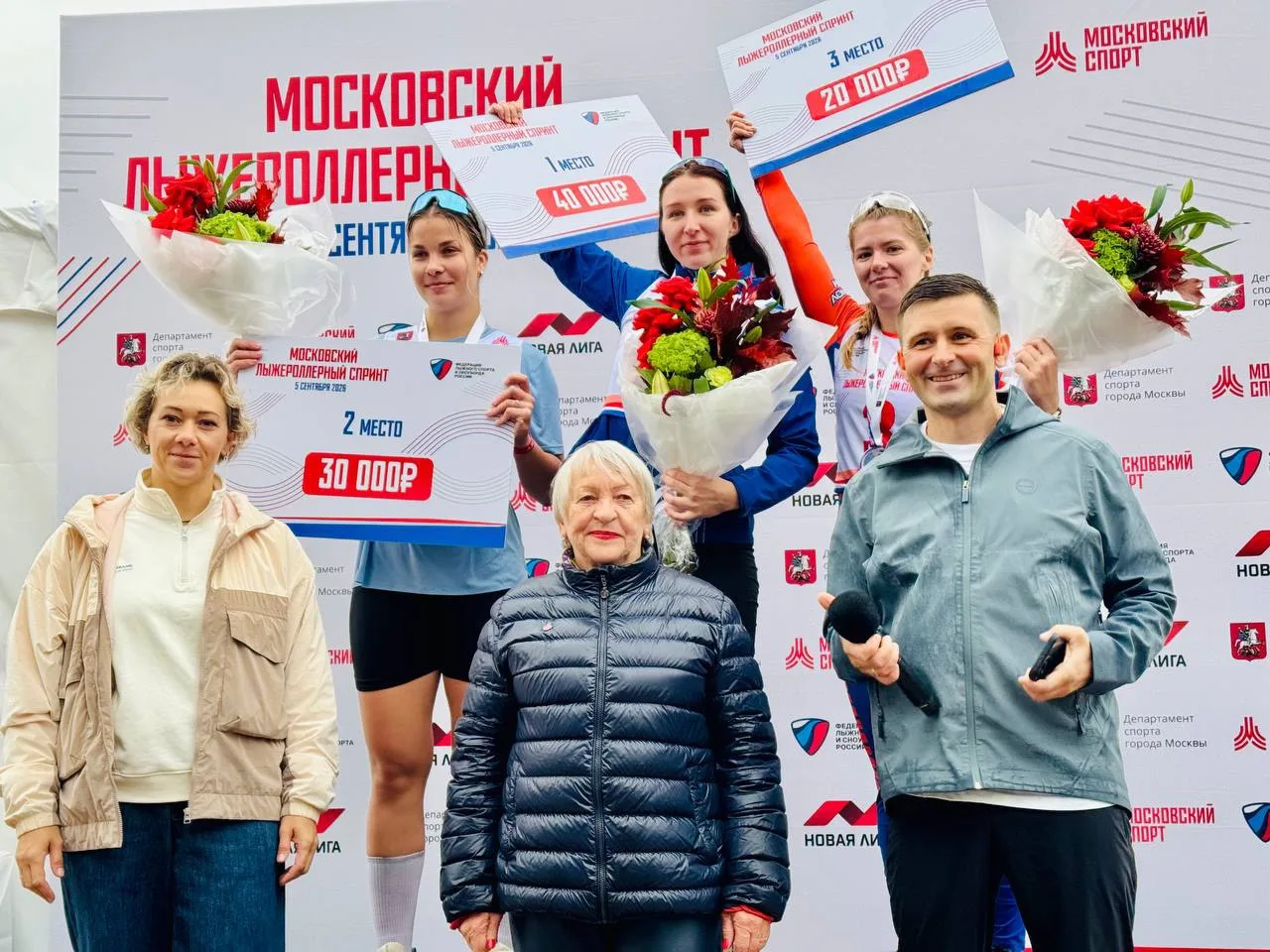 Екатерина Кипяткова и Евгений Багрев - победители московского спринта на 200 м - лыжеро...