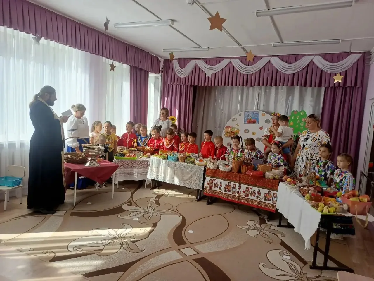 🍎В детском саду № 8"Теремок"  прошёл весёлый и познавательный праздник — Преображение ...