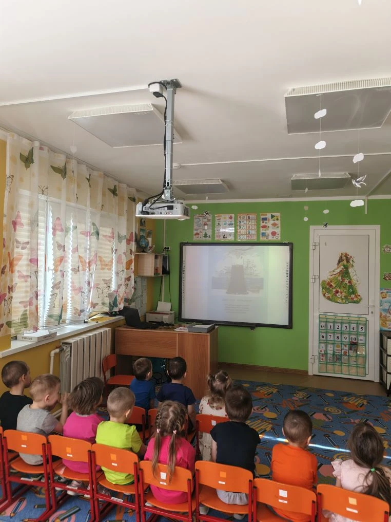 В младшей-средней группе «Ромашка» прошёл необычный и волшебный день – тематический ден...