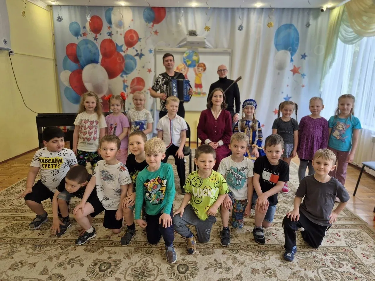 🎶 В рамках рекламной кампании нашей школы состоялся не просто выездной концерт, а наст...