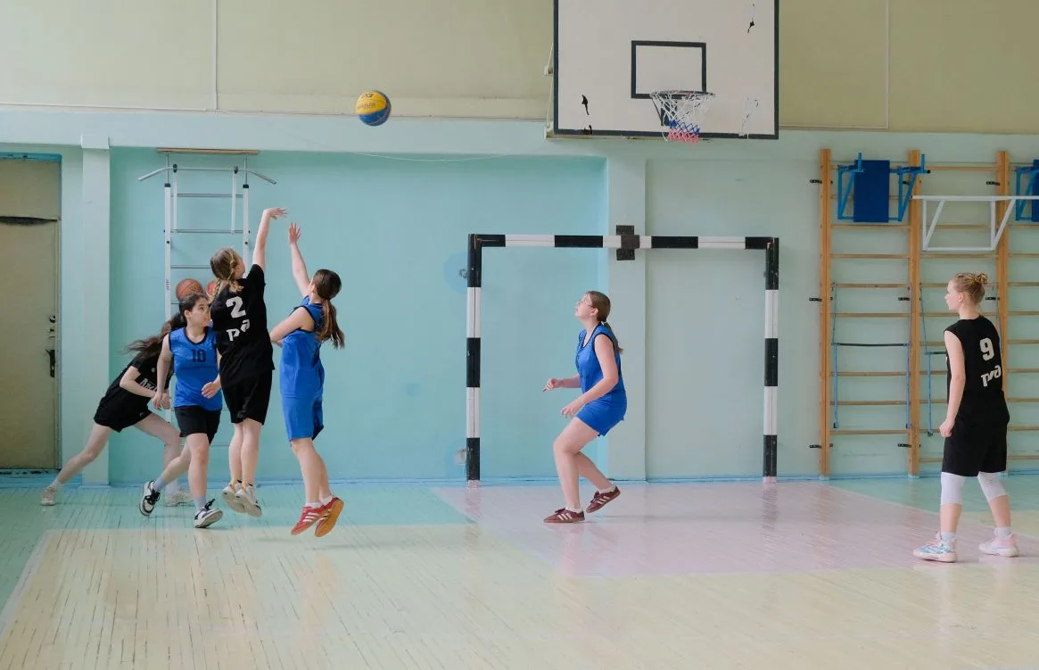 🏀 Атомная энергия спорта: наши снова в топе!  9 апреля в Удомельском округе гремел баскетбольный тур