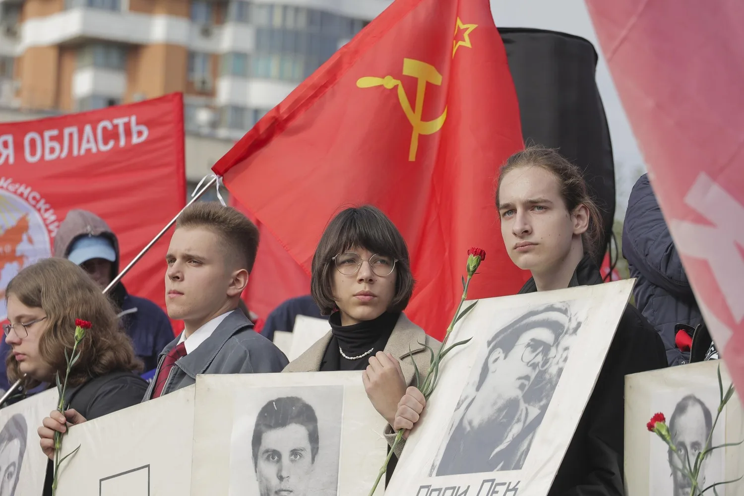 ❗ Память о трагедии: в Москве почтили жертв «Чёрного октября»