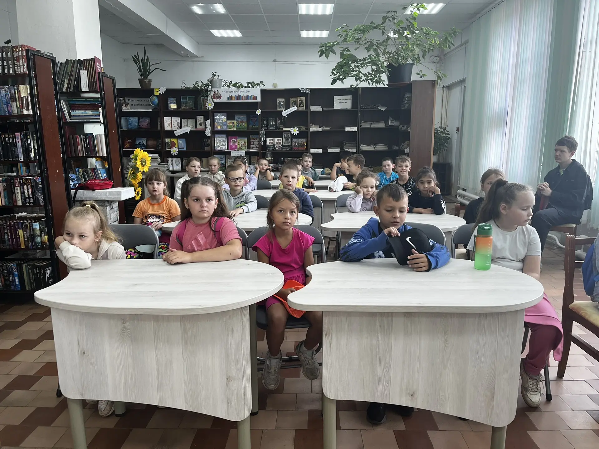 Чтобы уберечь ребенка от несчастных случаев в различных ситуациях, необходимо научить его безопасном