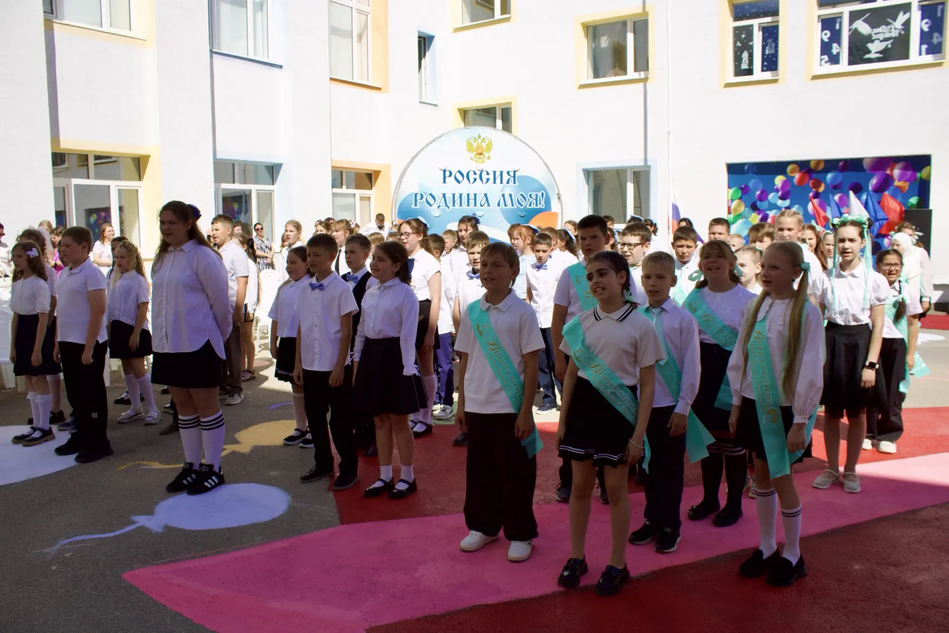 Прощай, начальная школа! Здравствуй, пятый класс! 🎓🍃   25 мая в нашей школе царила особенная, трогат