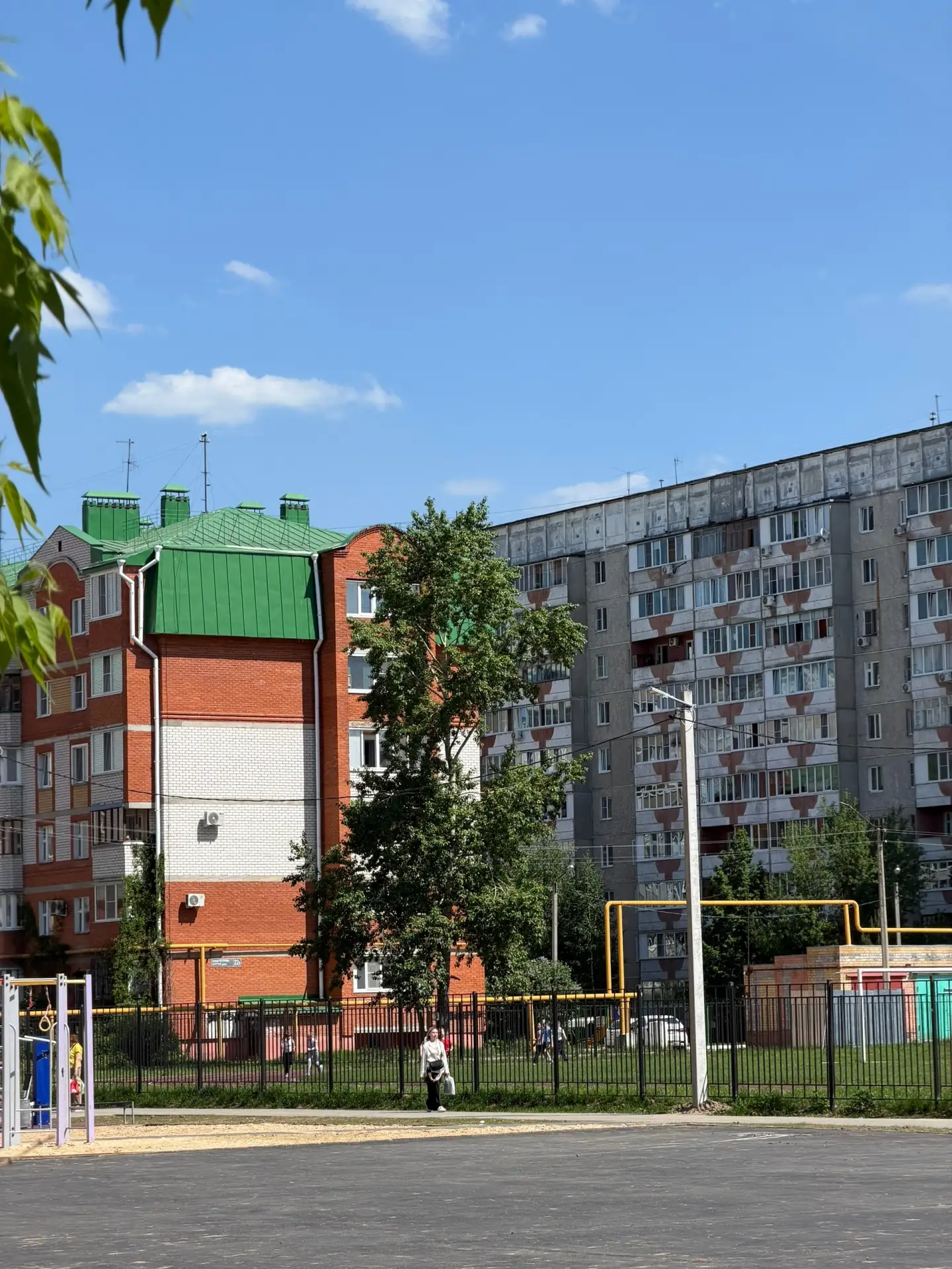 Продолжается благоустройство общественной территории по улице Воинов-Интернационалистов, от дома № 2