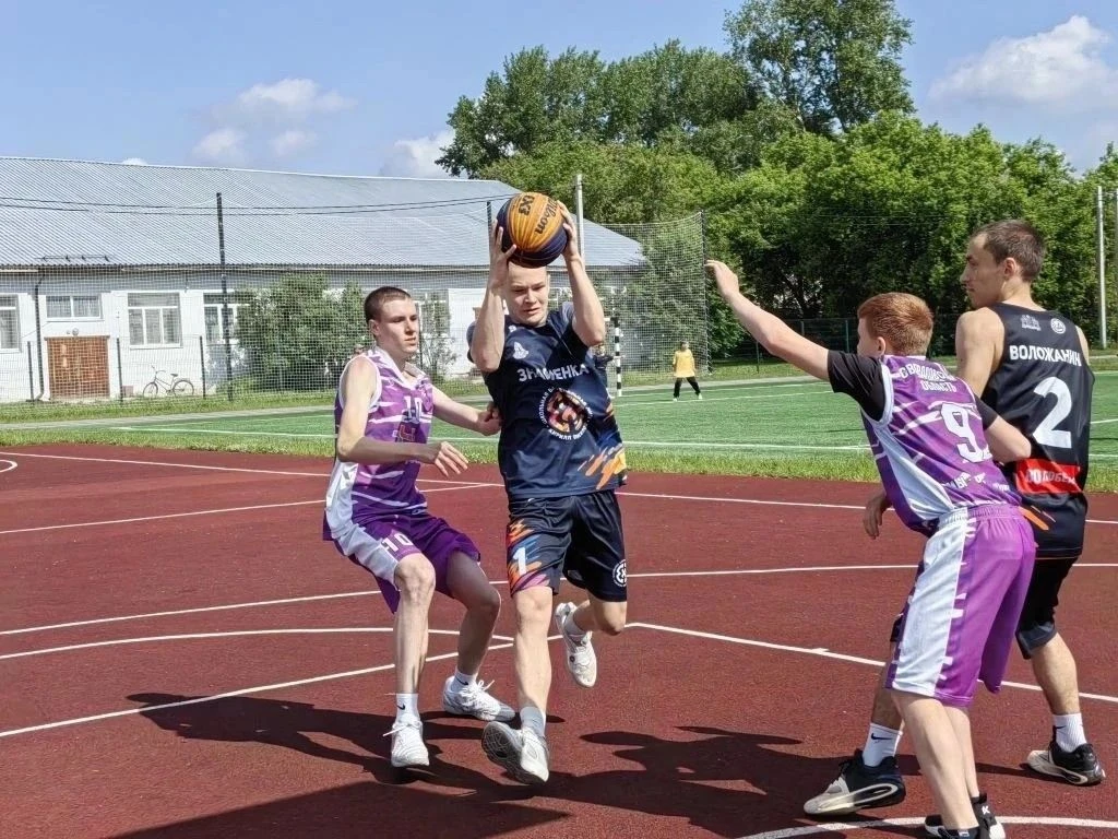🎉🎉На спортивном стадионе Черновской школы 3 июня прошёл праздник спортивных игр. Праз...