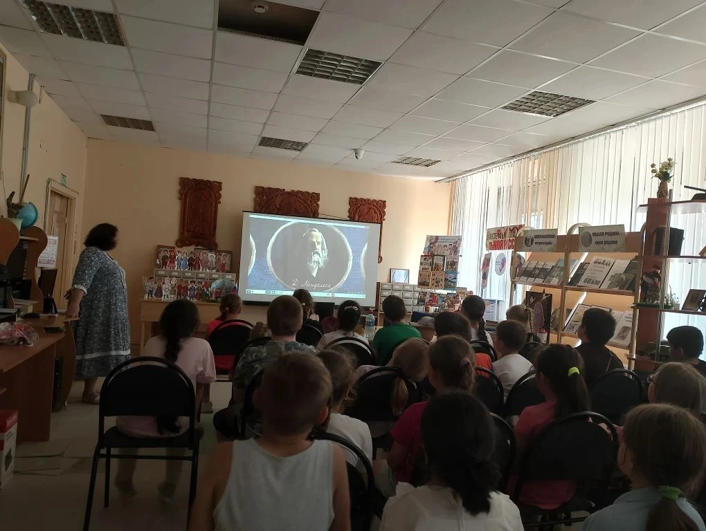11 июня в  нашем пришкольном лагере «РАДУГА» прошёл насыщенный и праздничный день, посвящённый Дню Р