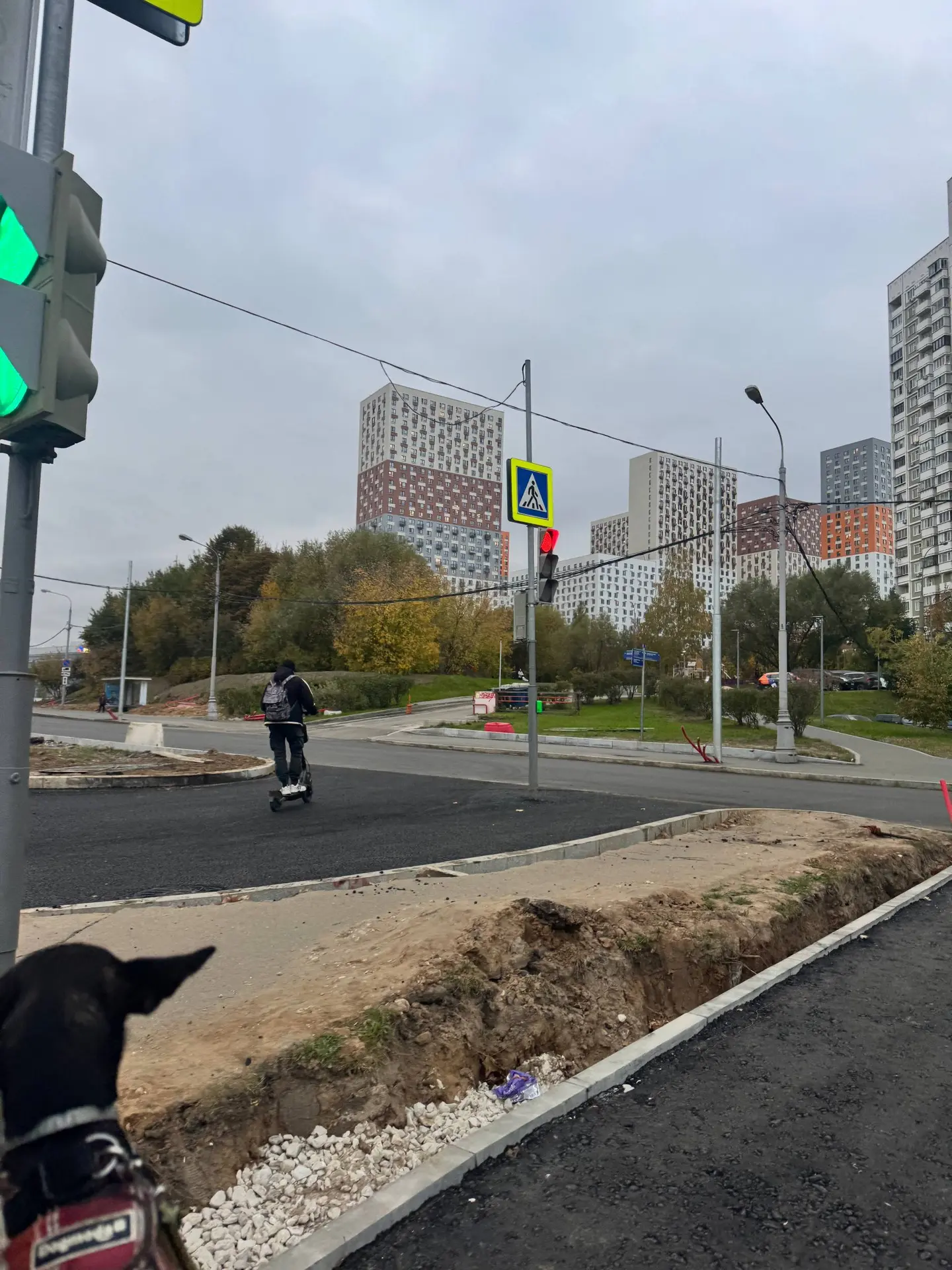 ❗️«Дубравная 48, светофор посередине разворота. Ночью можно даже не заметить😬