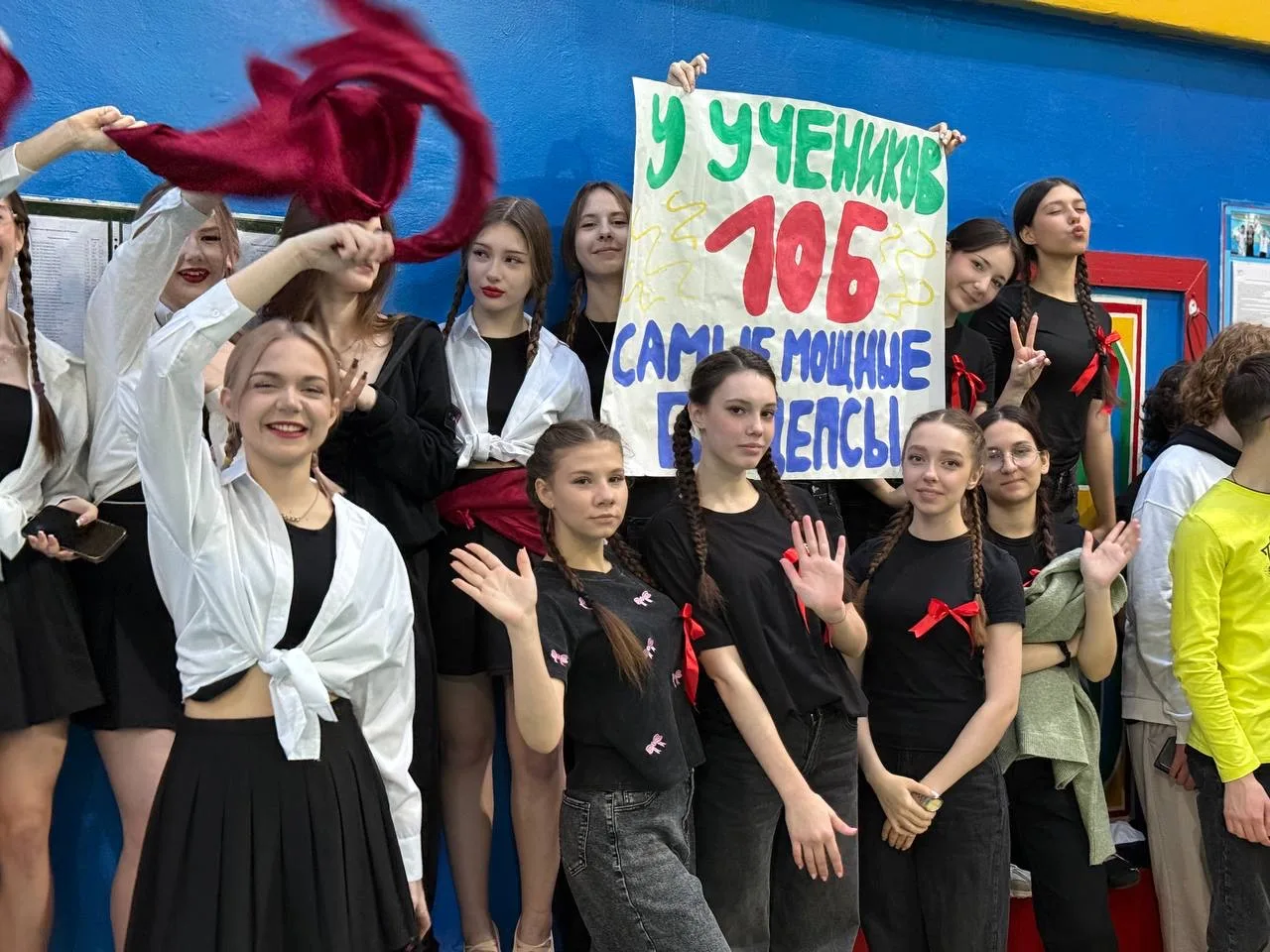 Сила, мужество и воля к победе: в лицее прошли соревнования «А ну-ка, парни»! 🇷🇺💪  В преддверии Дня 