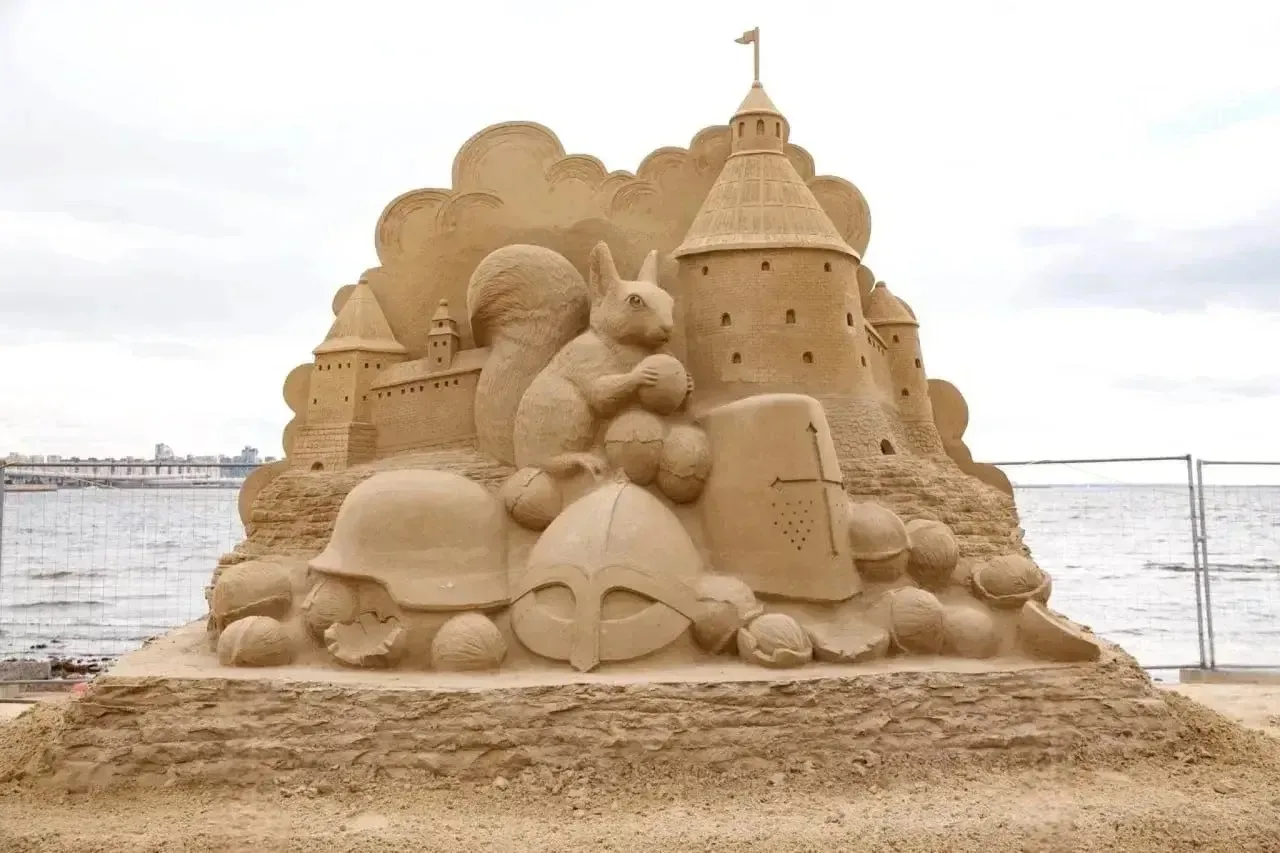 🏖️ Фестиваль «Город песчаных скульптур» в парке 300-летия — до 13 сентября
