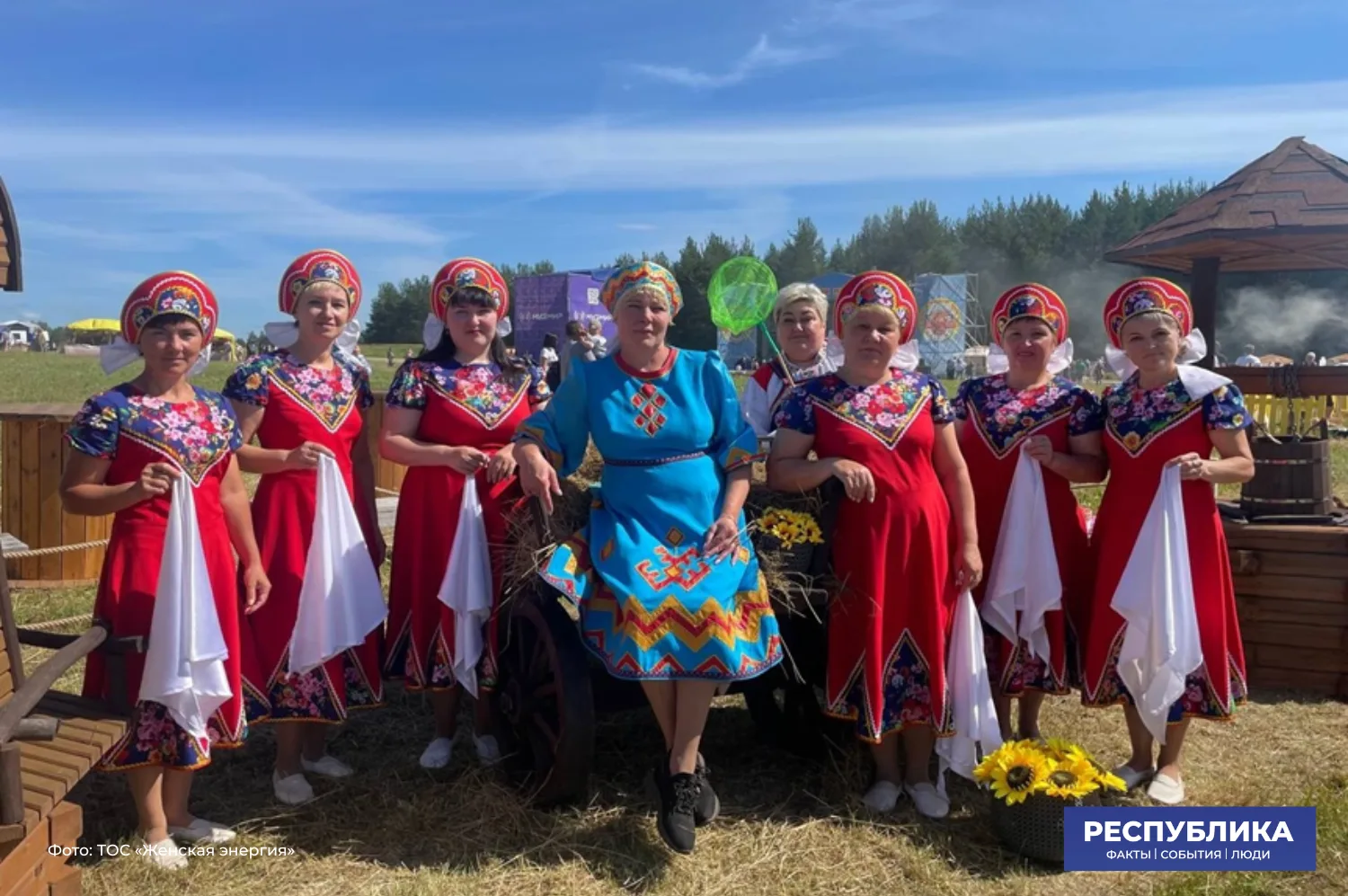 Новые платья, обувь и костюмерная: что появилось в селе Пезмег благодаря гранту Главы Коми