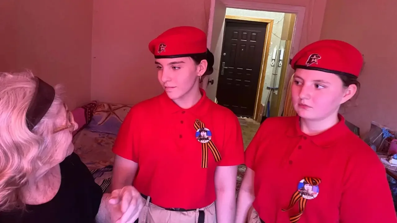 В преддверии великого праздника юнармейцы отряда «Крепость» имени героя СВО Романа Липнягова и волон