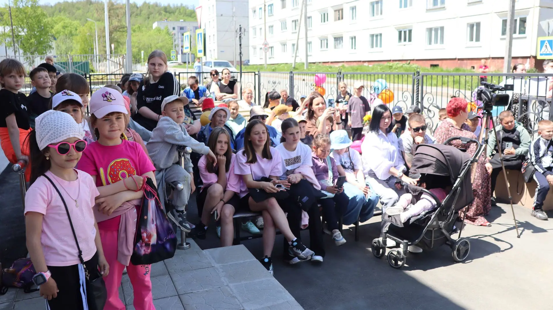 🔥1 июня, в День защиты детей, в ДШИ села Быков прошло торжественное открытие пришкольн...