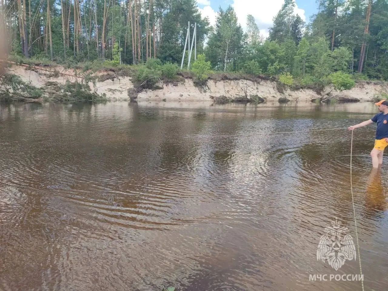 ⚡️12-летний мальчик погиб, спасая тонущую женщину в Нижегородской области — МЧС.