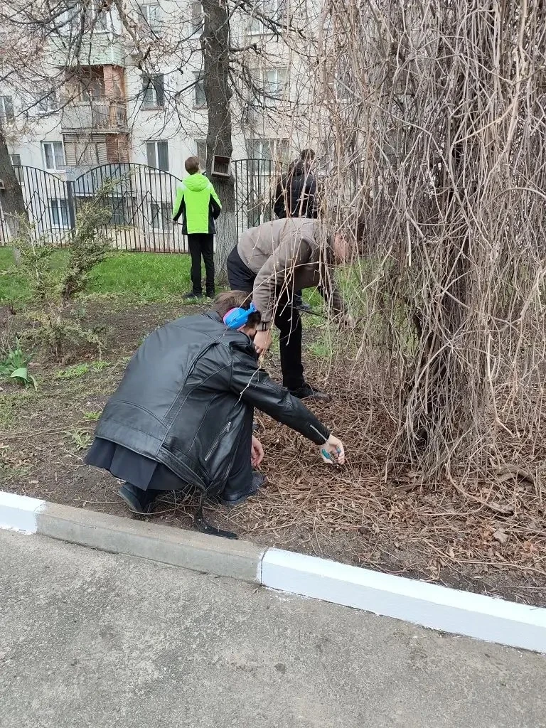 Весна идёт — весне дорогу! ✨ После долгой зимы наша школа начинает оживать. Обучающиеся вместе с кла