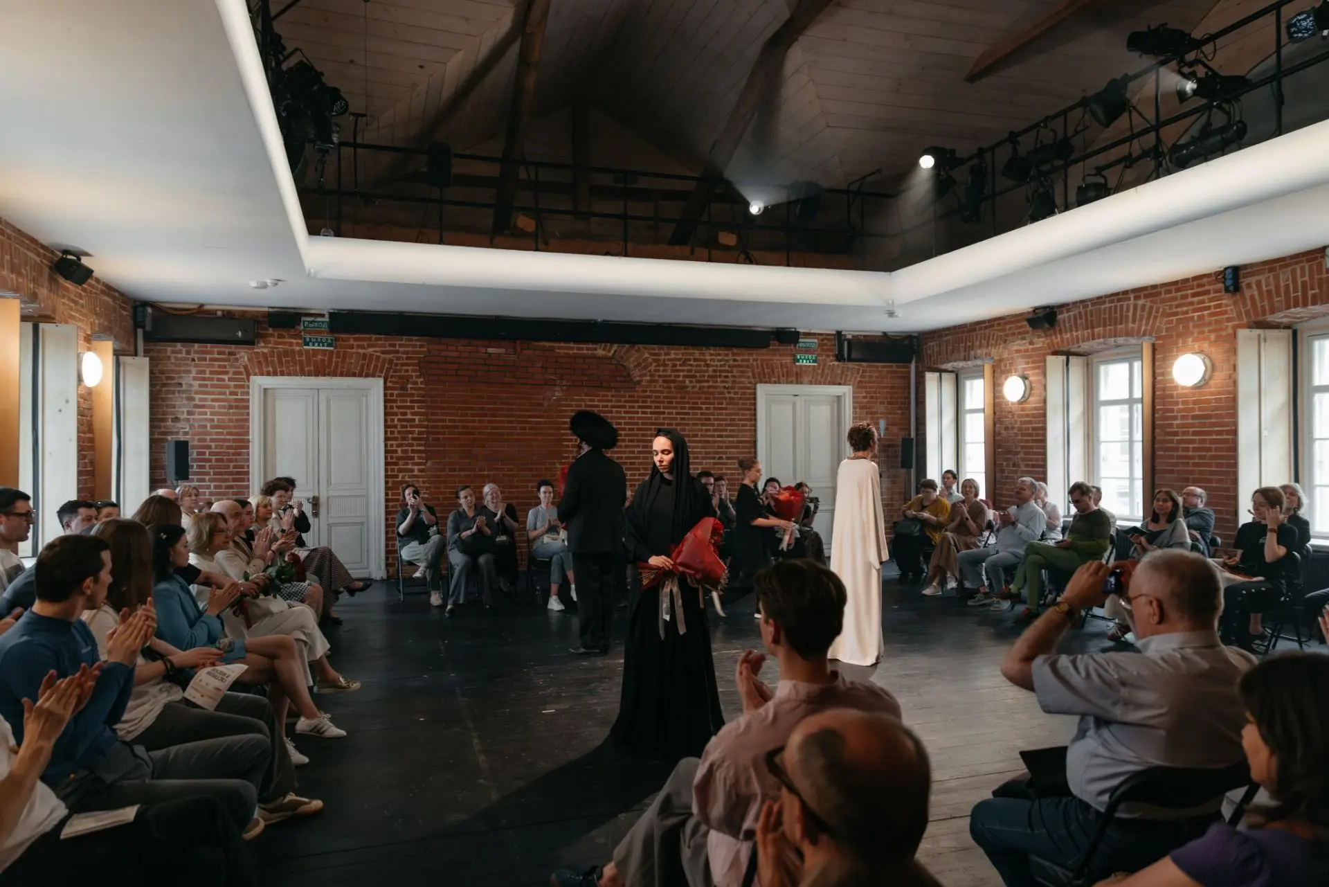 Между Петербургом и Москвой 🎭
 
Сегодня на Новой сцене начинаются гастроли Театра Наций. Их открыва