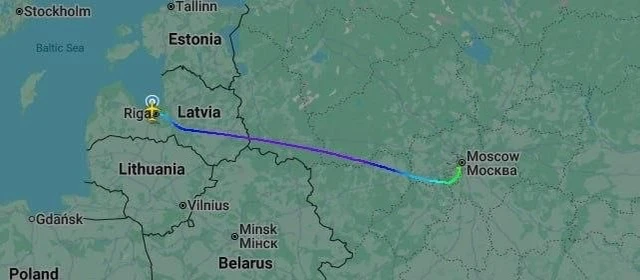 «В Кремле не располагают информацией о прибывшем во Внуково самолете ВВС США», — заявил...