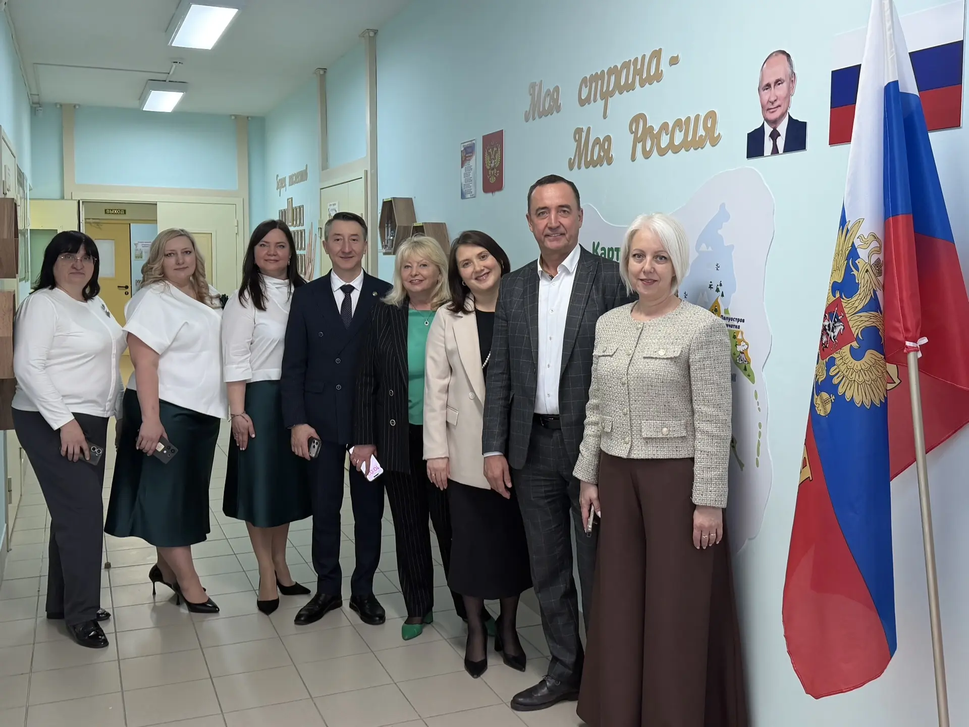 🇷🇺 С Днём России, дорогие друзья!

Сегодня мы говорим простое, но самое важное слово — Родина. У к