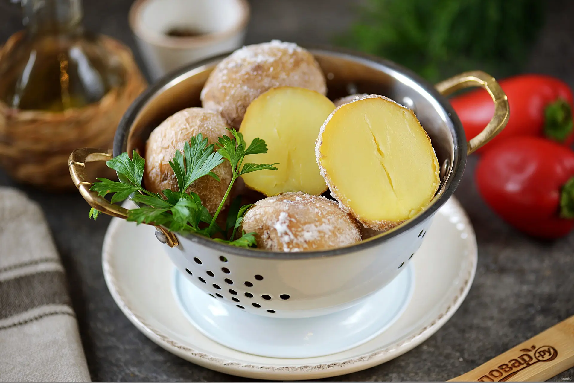 КАРТОШКА В СОЛЯНОЙ КОРКЕ
