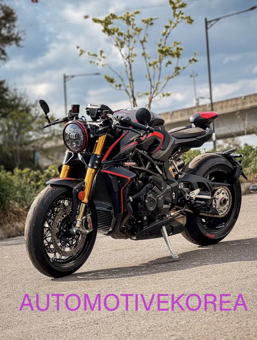 🇮🇹MV Agusta Rush 1000 Limited 2021

✖️Объем - 998 куб.см
✖️Мощность - 208 л.с.
✖️Пробег - 8.000 км