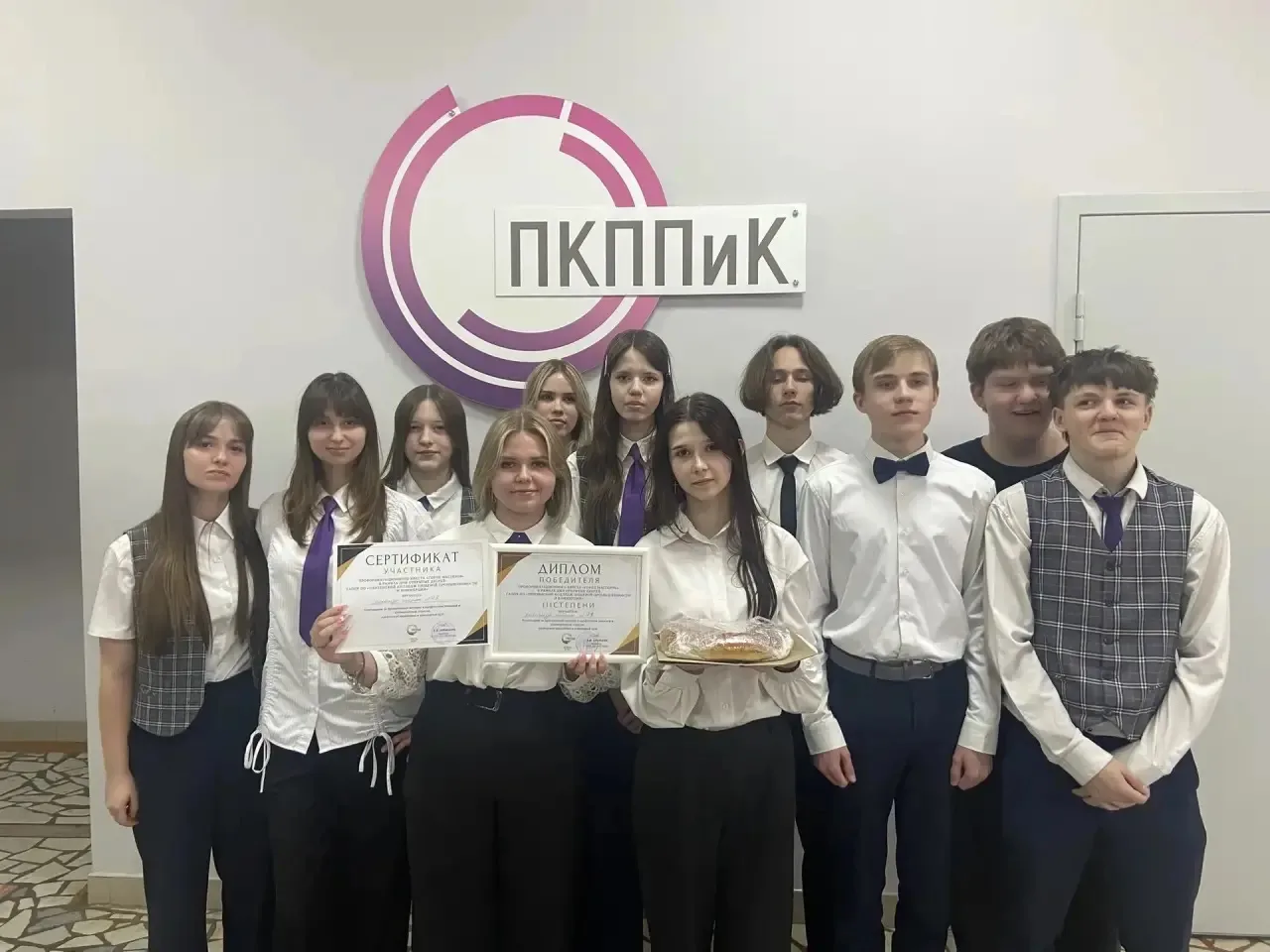 📅 24 апреля ученики 9«А» и 9«В» классов нашей школы посетили День открытых дверей в Пензенском колле