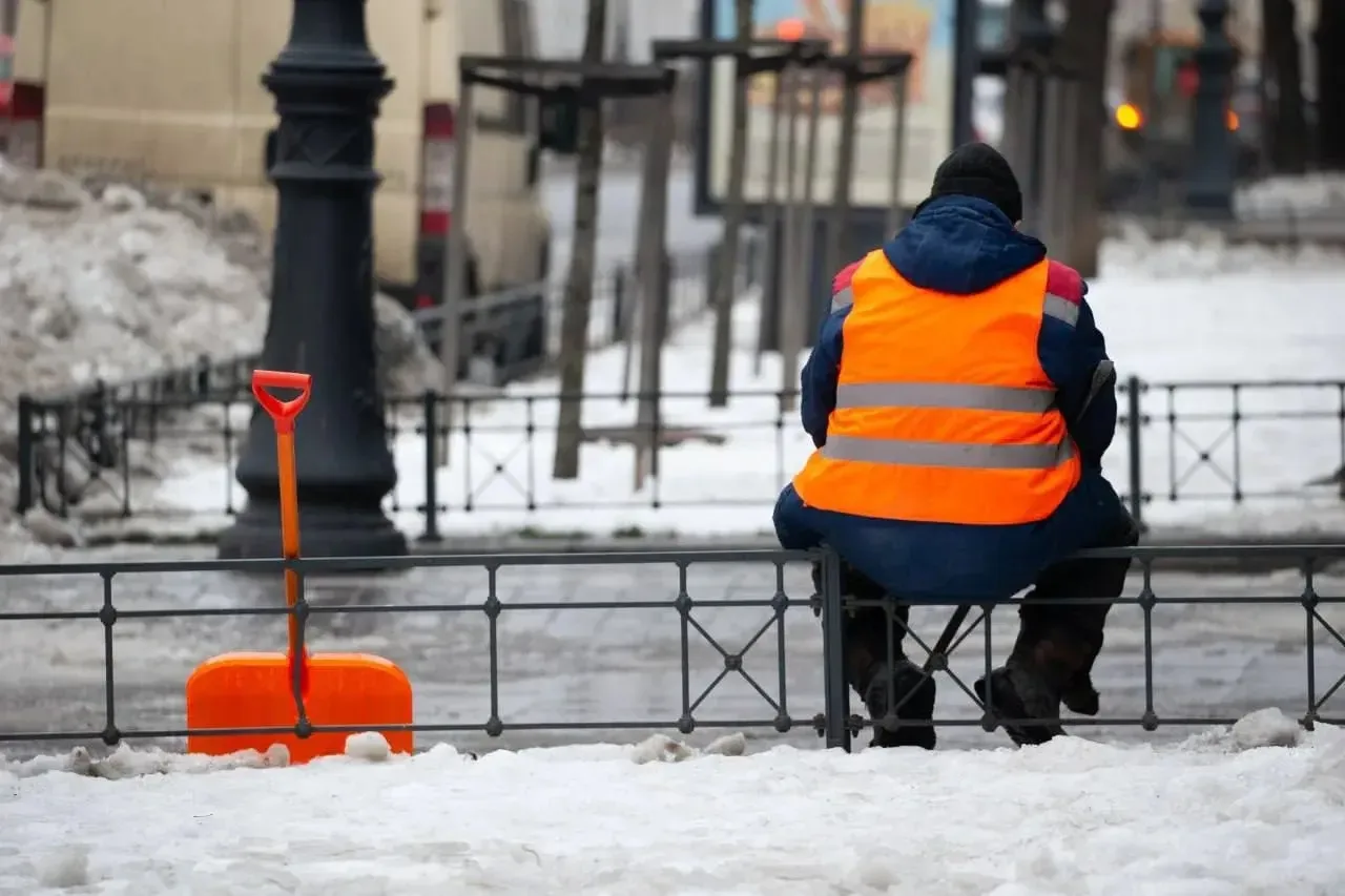 Петербург этой зимой будут меньше посыпать солью