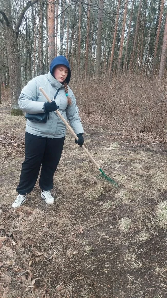 🌿 Наши ребята – в экопатруле!  В рамках Весенней недели добра в парке Сосновка прошла акция «Экопатр